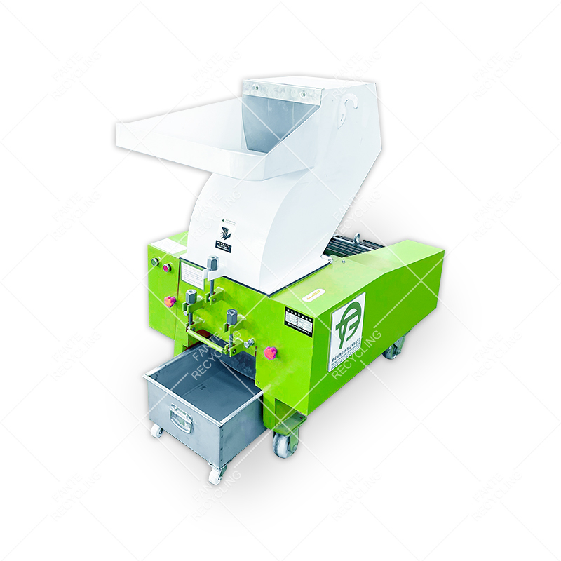 Plastic crusher machine